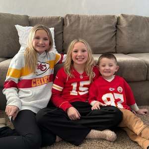 Meet your Posher, Lorie